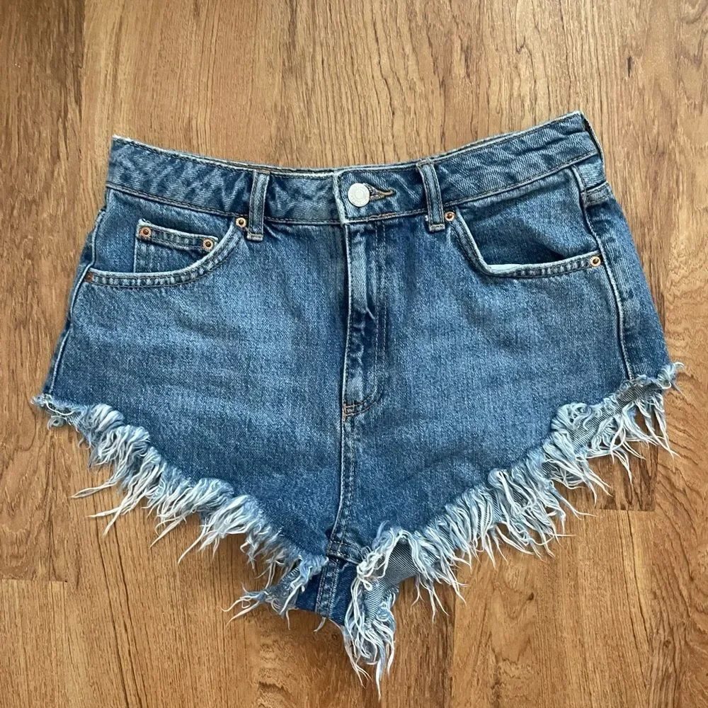 Topshop moto‎ kiri denim distressed shorts sz 6